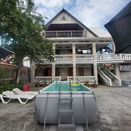 Linda Guest House Batumi Exterior foto