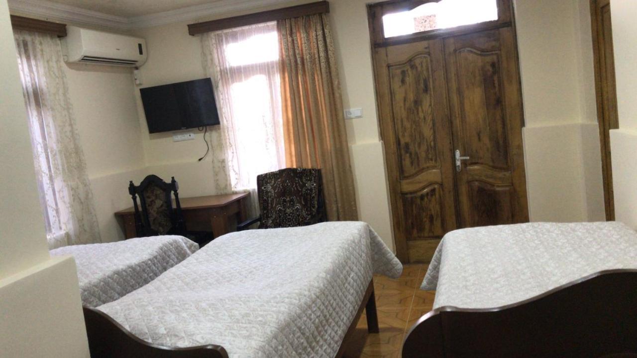 Linda Guest House Batumi Exterior foto