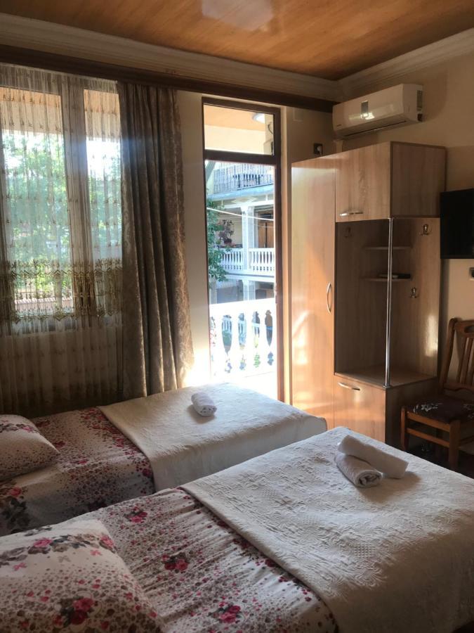 Linda Guest House Batumi Exterior foto