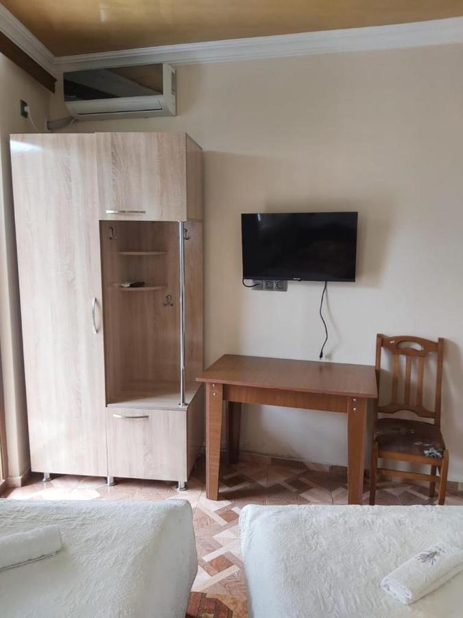 Linda Guest House Batumi Exterior foto