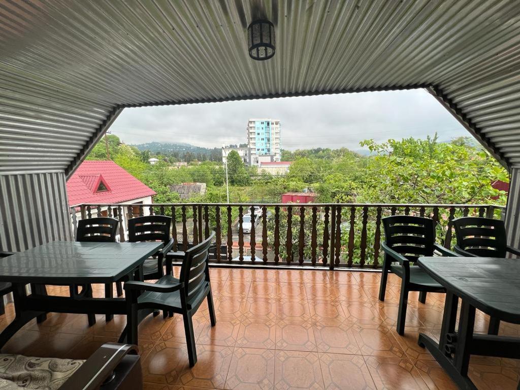 Linda Guest House Batumi Exterior foto