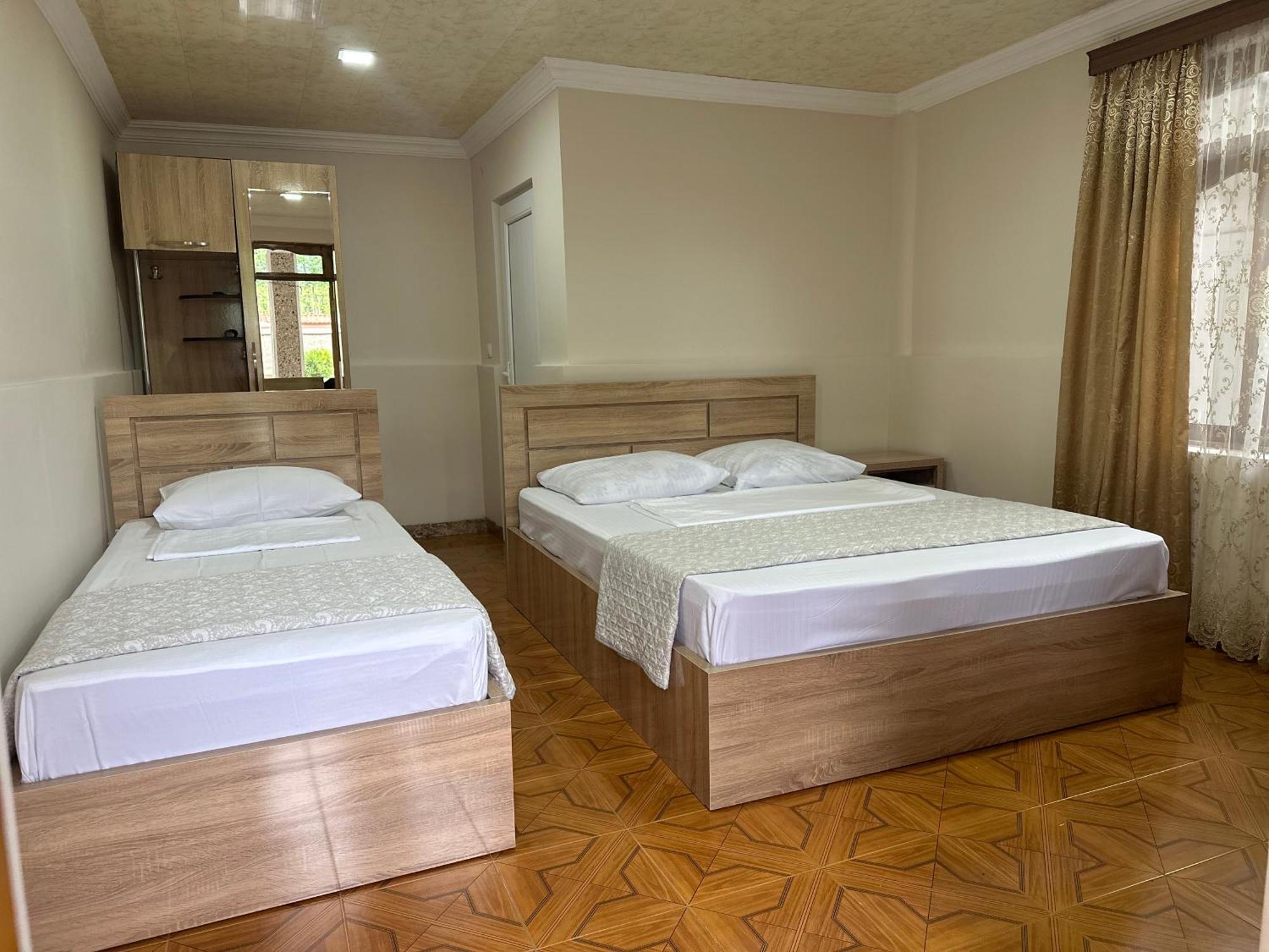 Linda Guest House Batumi Exterior foto