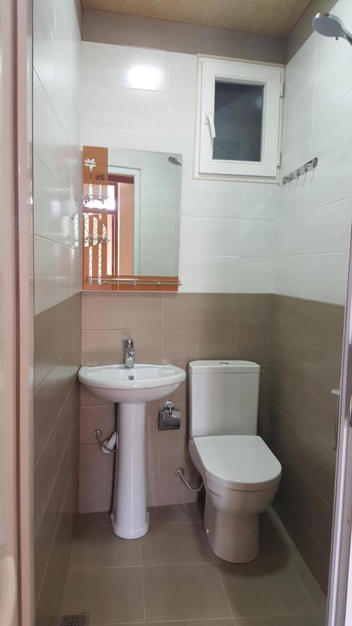 Linda Guest House Batumi Exterior foto